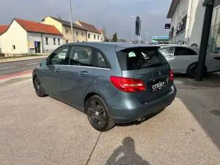 Vehicle image thumbnail, number 3