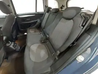 Vehicle image thumbnail, number 8