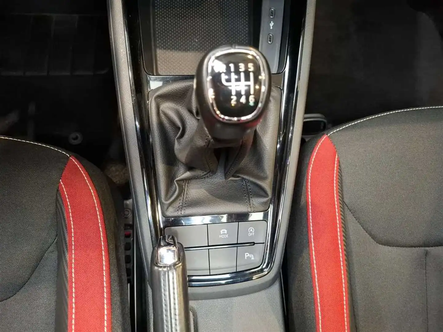 Vehicle image, number 13