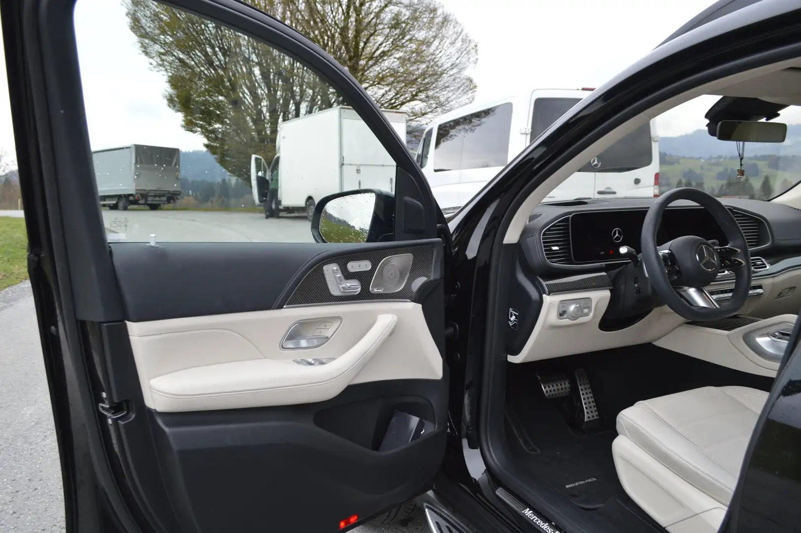 Vehicle image, number 10