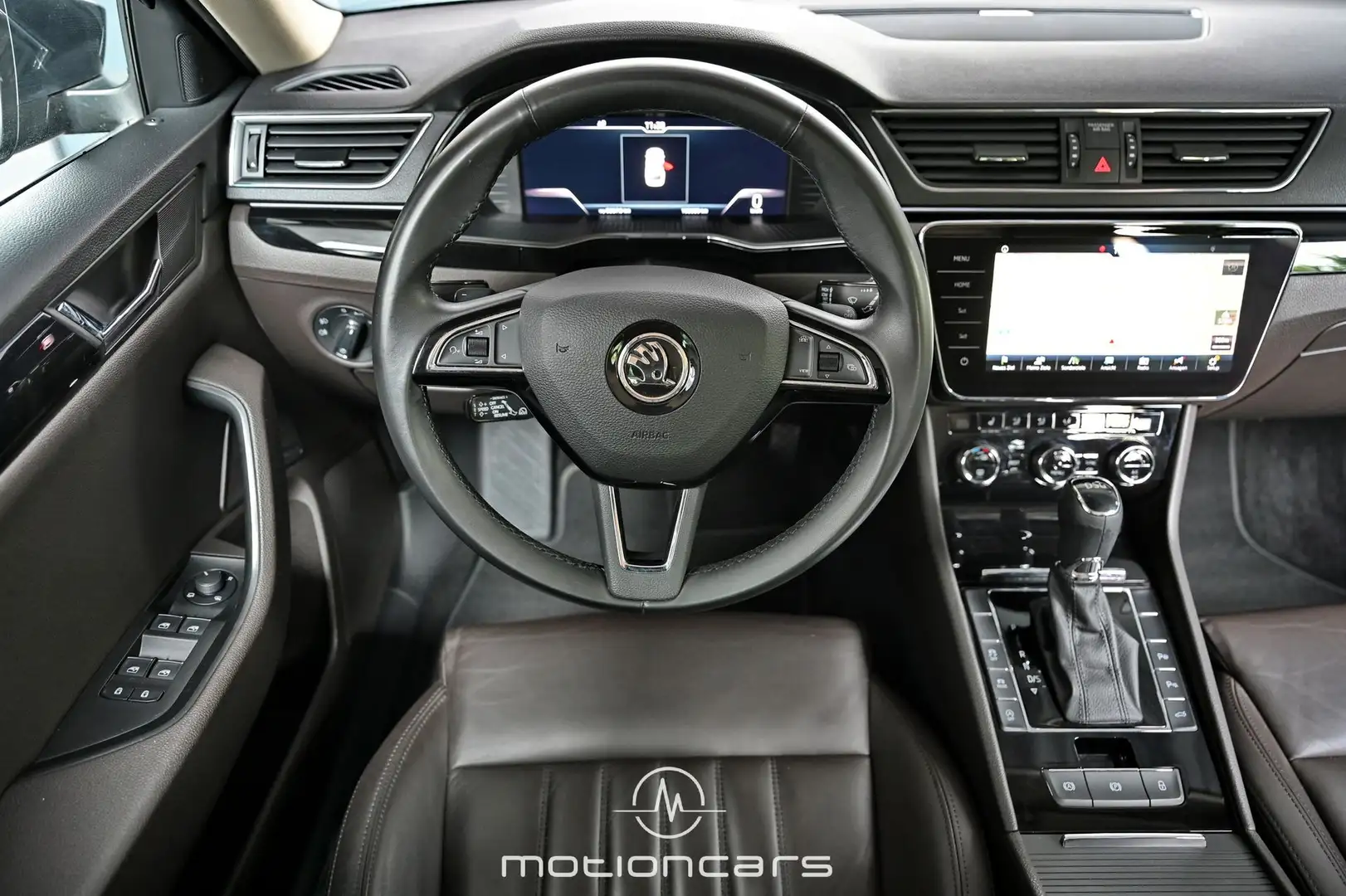 Vehicle image, number 9