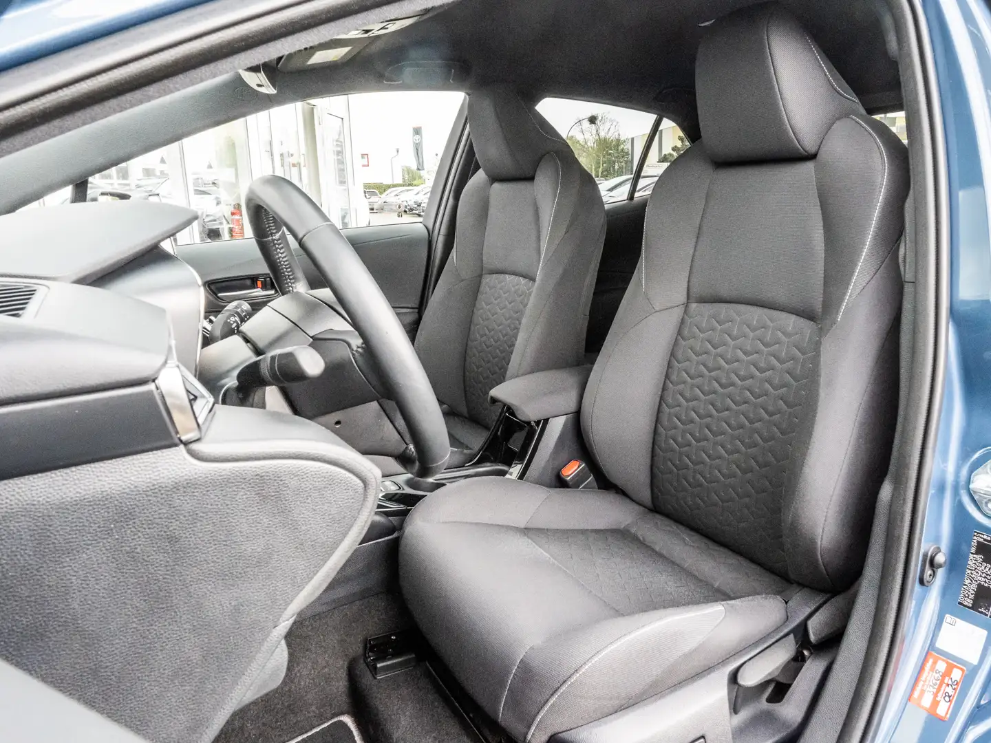 Vehicle image, number 13