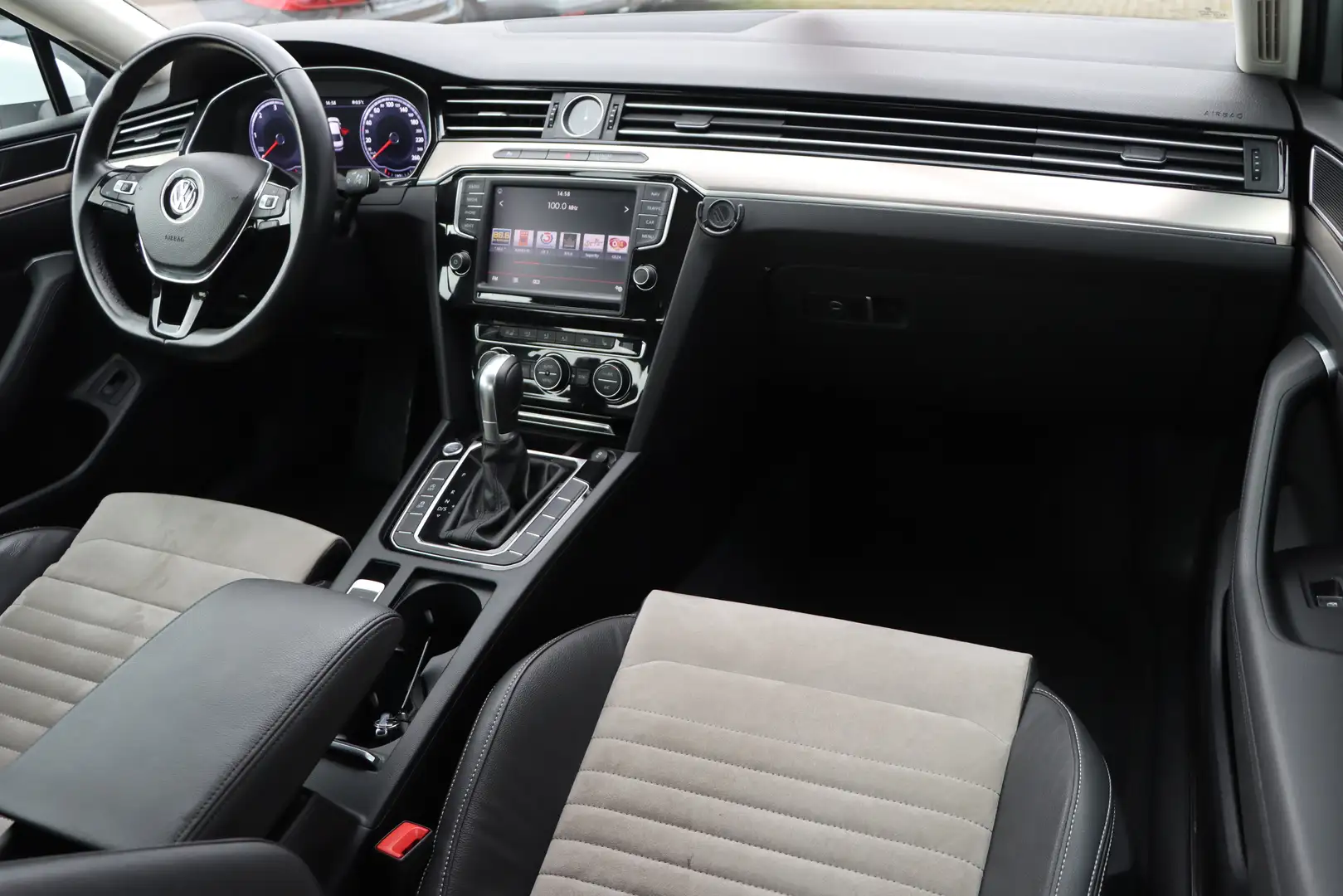 Vehicle image, number 9