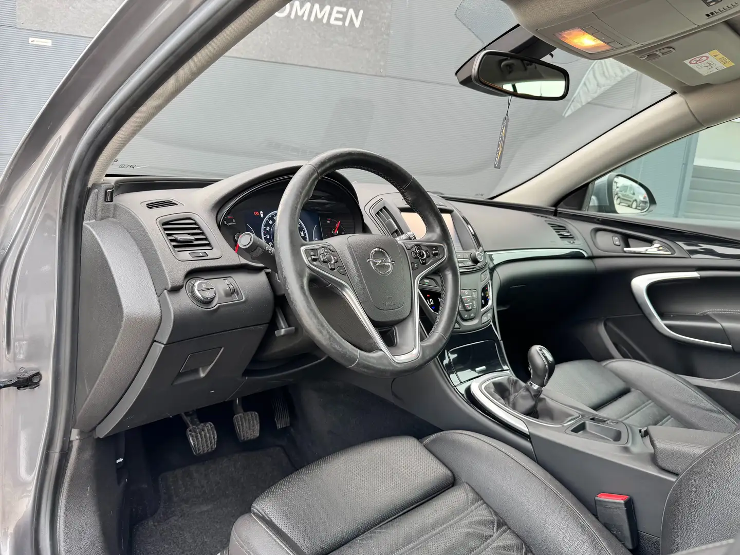 Vehicle image, number 8
