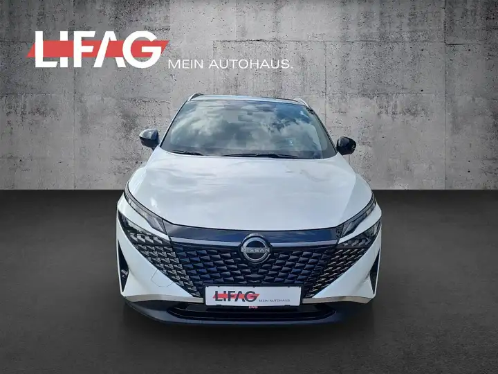 Additional image of the vehicle