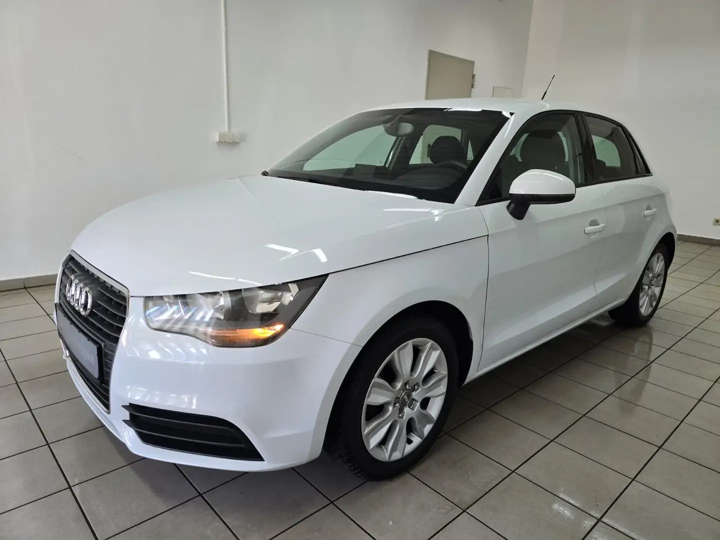 Vehicle image, number 1