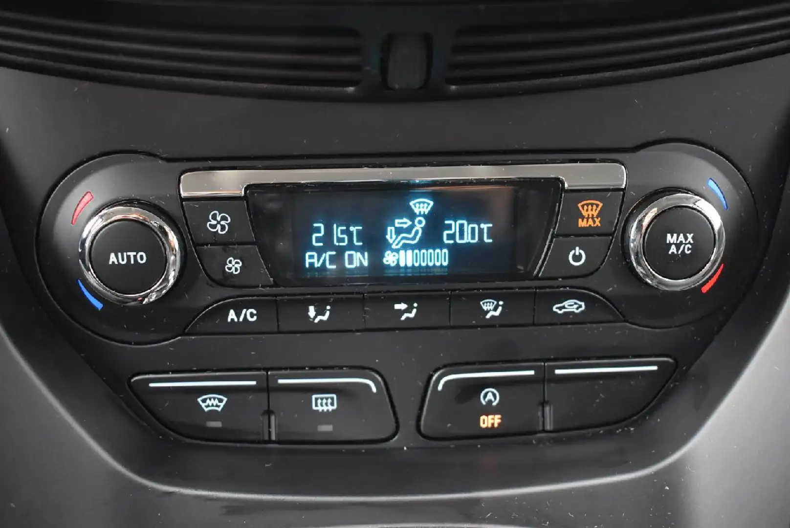 Vehicle image, number 13