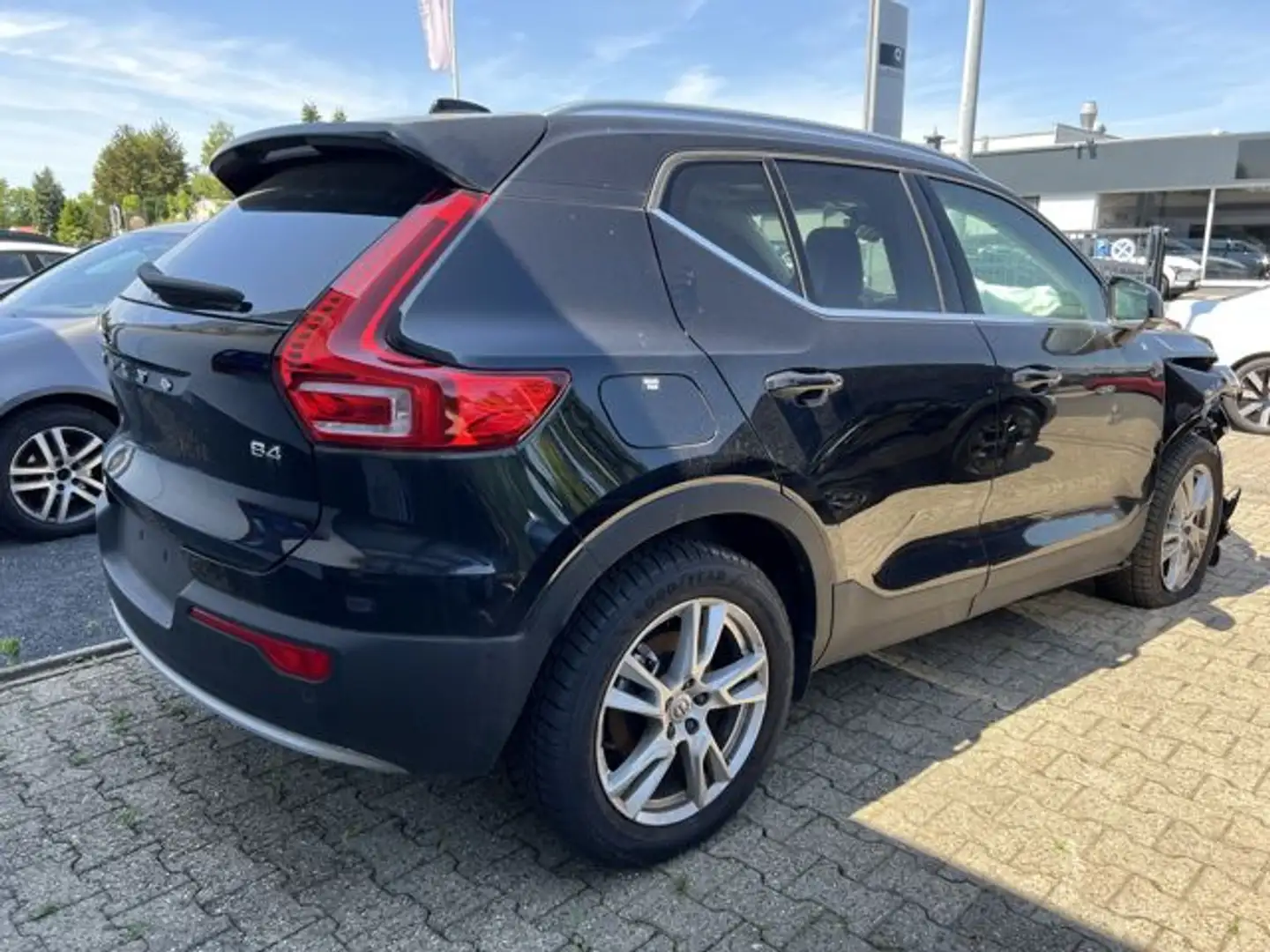 Vehicle image, number 6