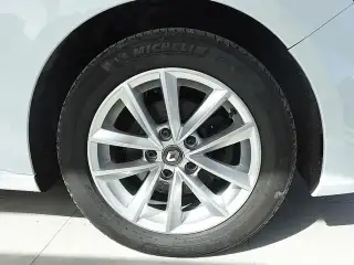Vehicle image thumbnail, number 7