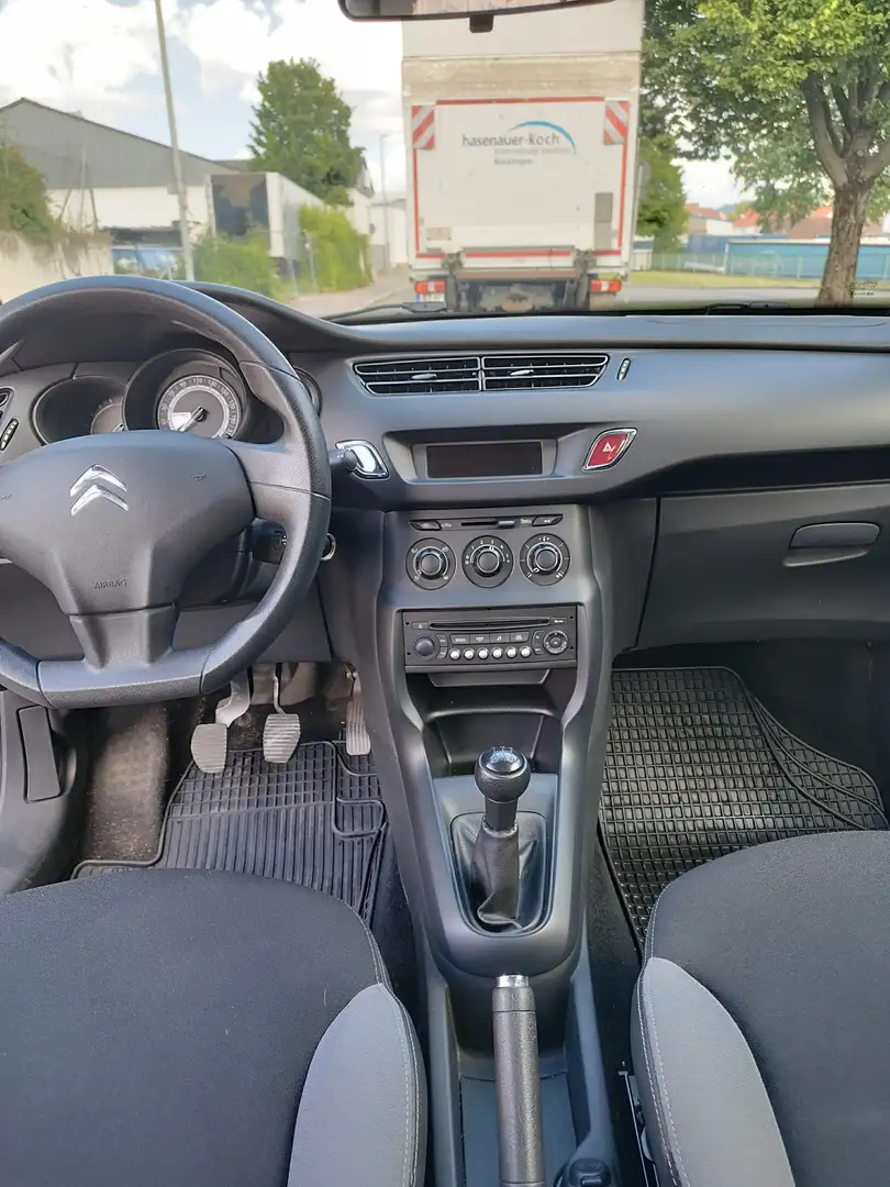 Vehicle image, number 7