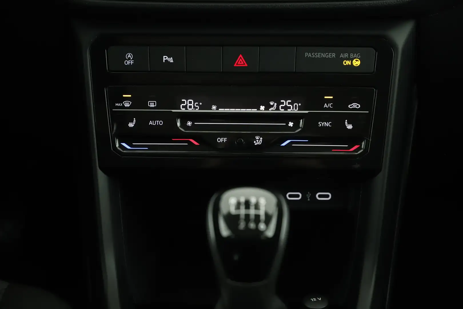 Vehicle image, number 13