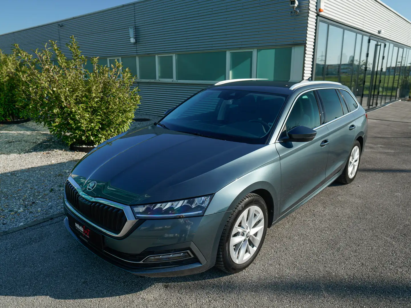 Vehicle image, number 7