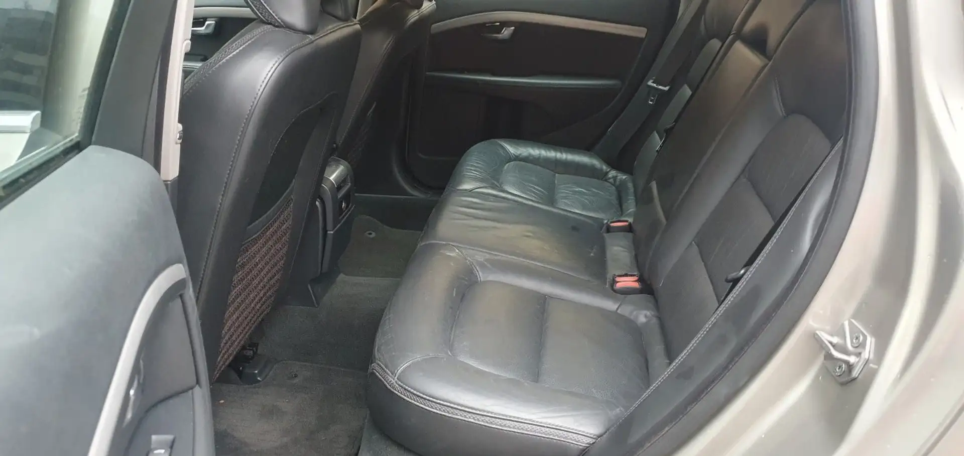 Vehicle image, number 9