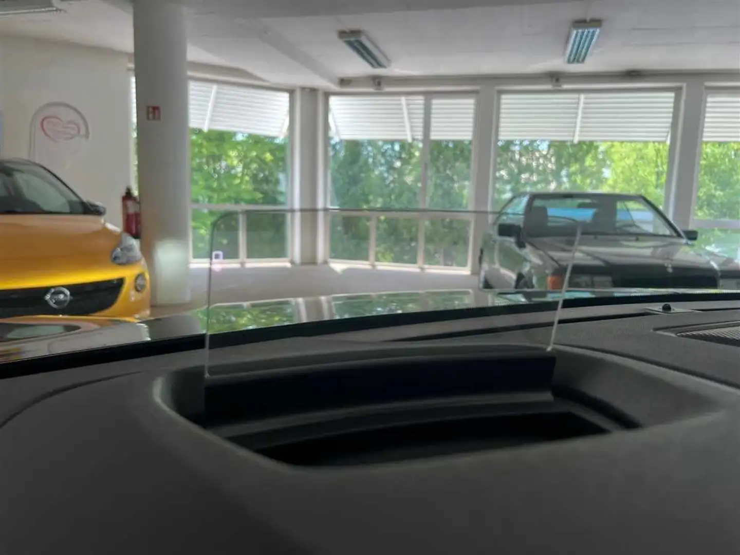 Vehicle image, number 15