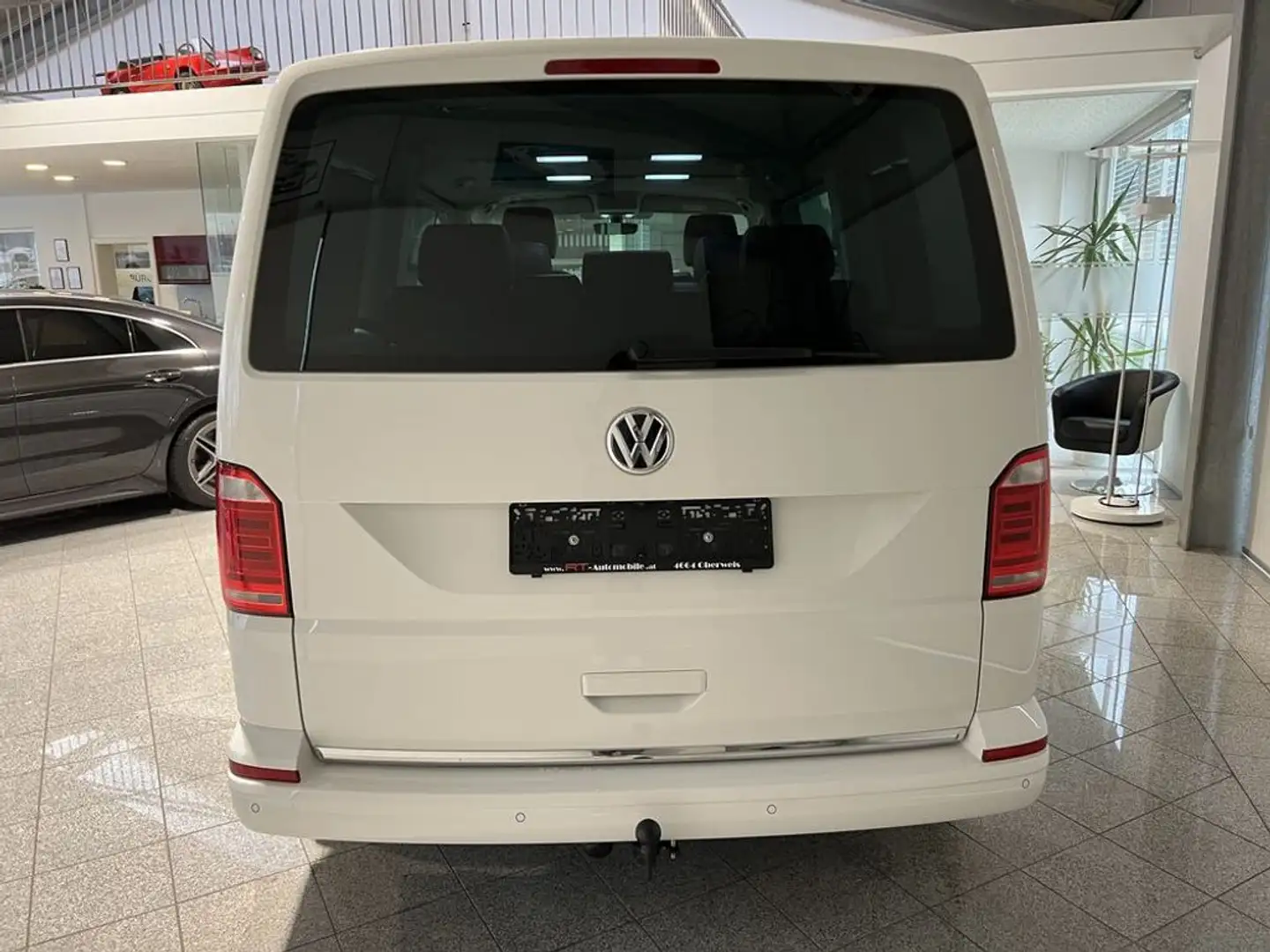 Vehicle image, number 4