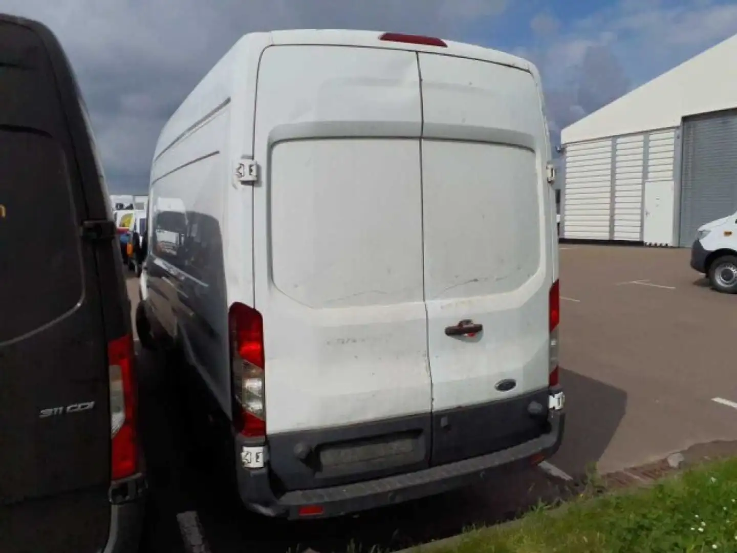 Vehicle image, number 4