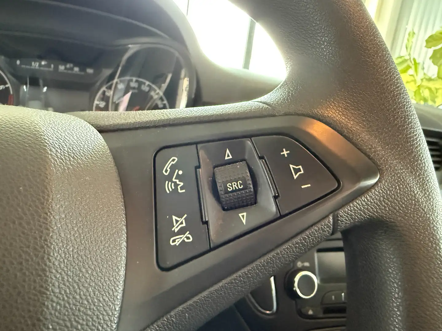 Vehicle image, number 8
