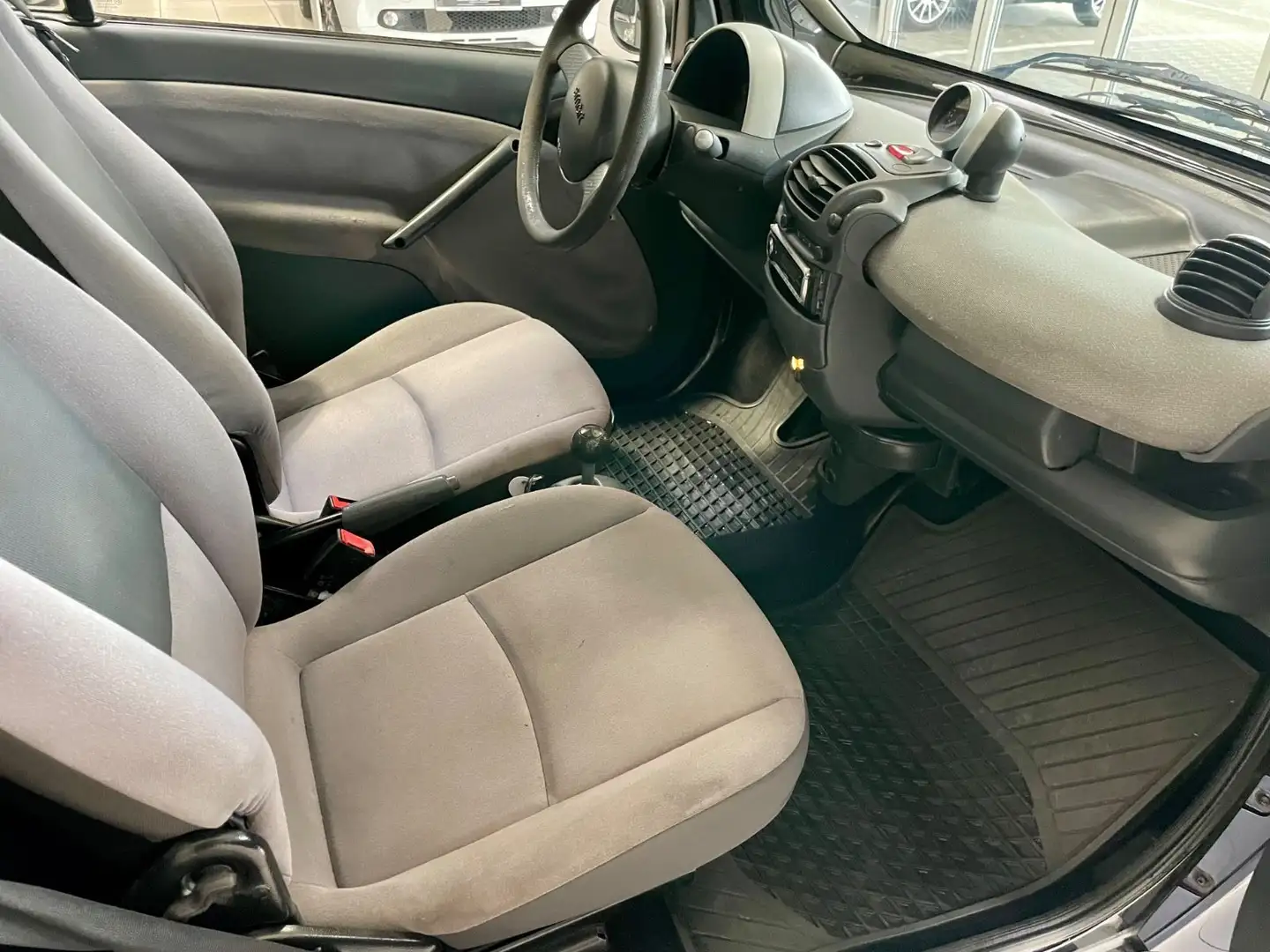 Vehicle image, number 8