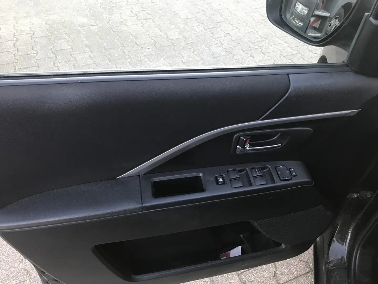 Vehicle image, number 3