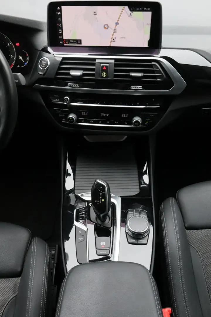 Vehicle image, number 12