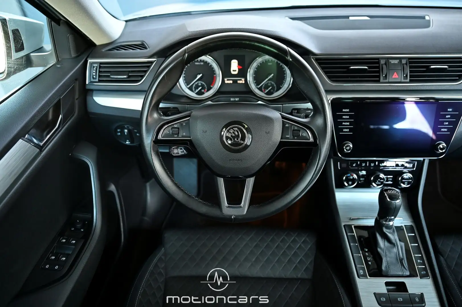 Vehicle image, number 9