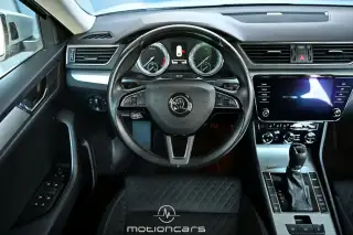 Vehicle image thumbnail, number 9