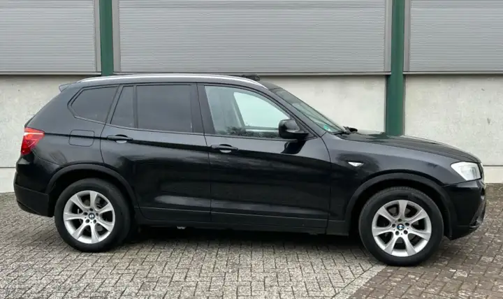 Additional image of the vehicle