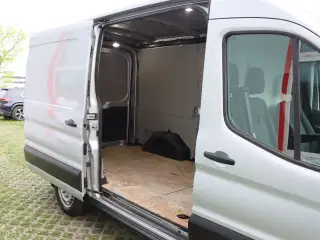 Vehicle image thumbnail, number 9