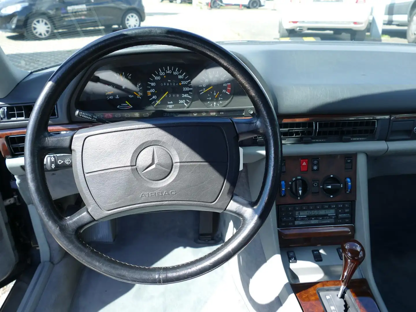 Vehicle image, number 13
