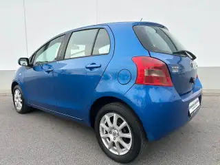 Vehicle image thumbnail, number 7