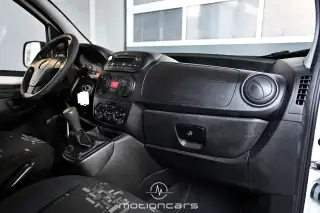 Vehicle image thumbnail, number 9