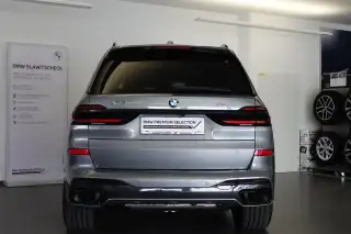 Vehicle image thumbnail, number 4