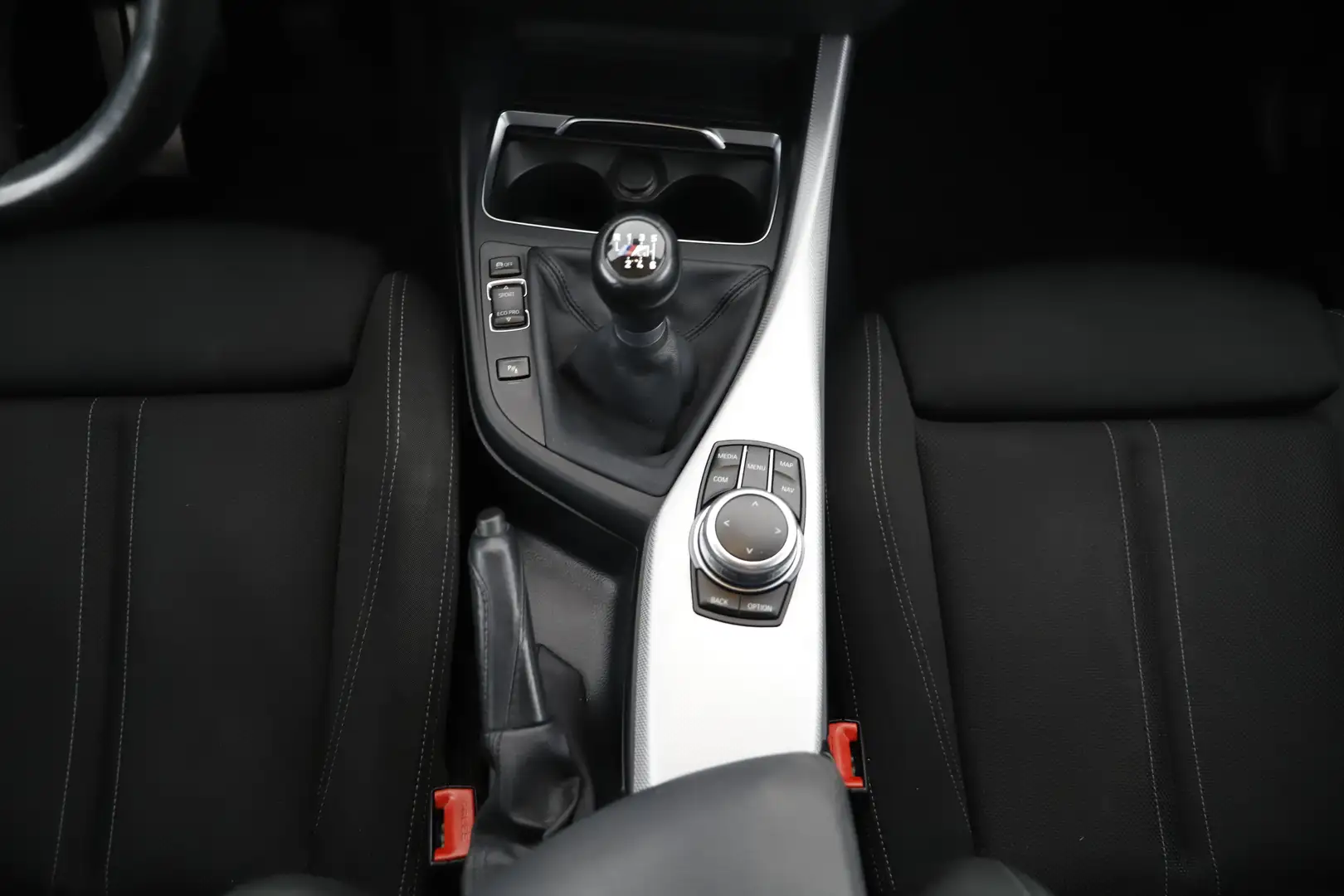 Vehicle image, number 14