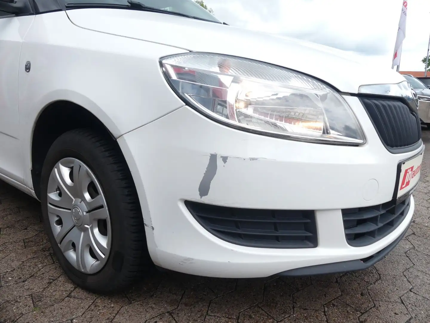 Vehicle image, number 8