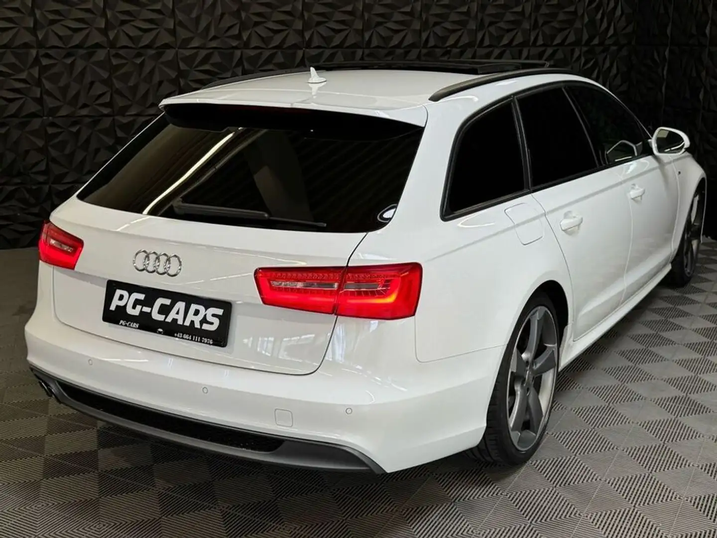 Vehicle image, number 8
