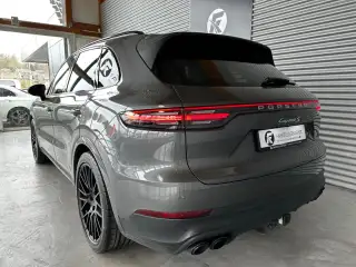 Vehicle image thumbnail, number 9