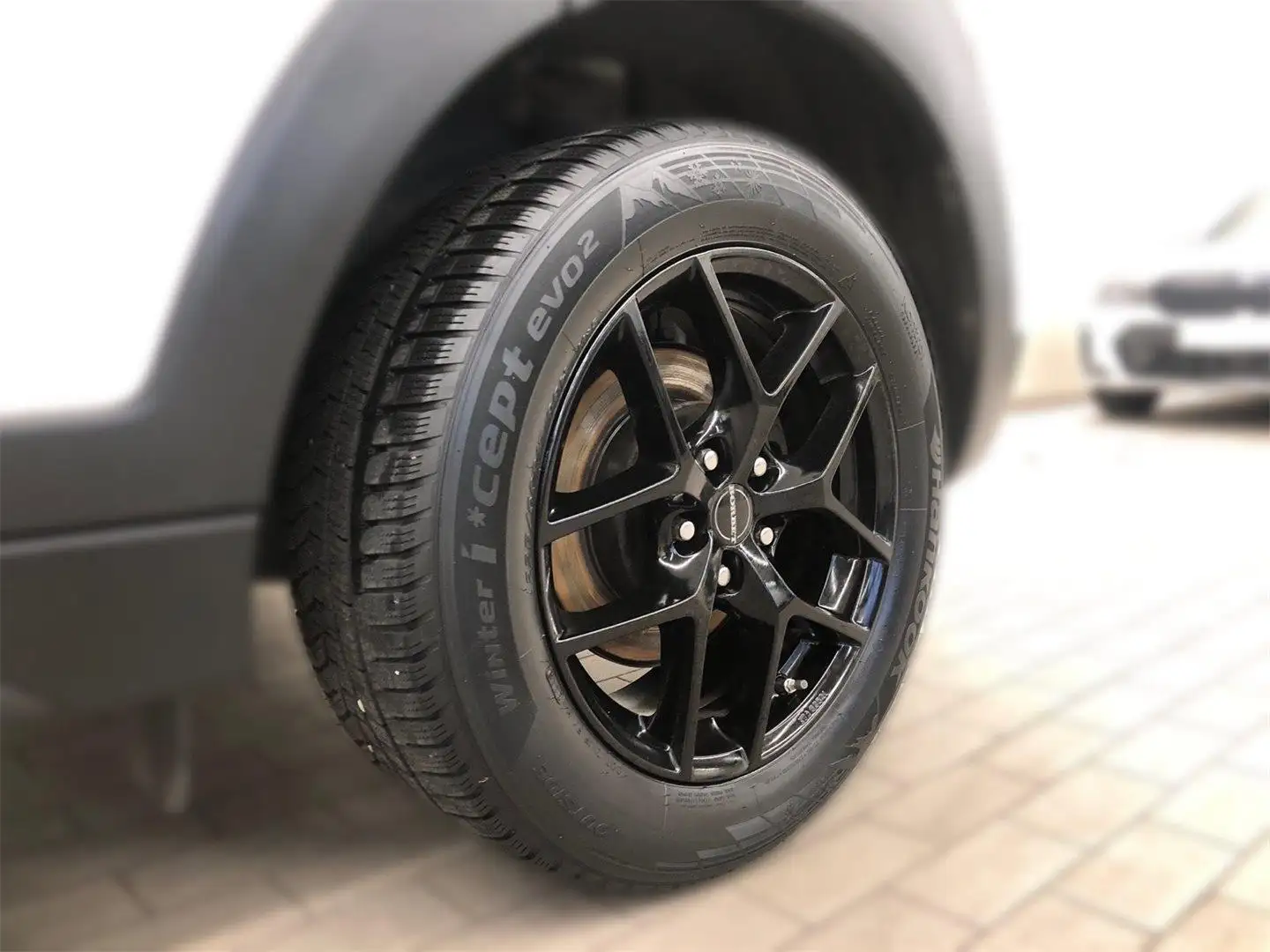 Vehicle image, number 3