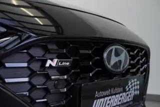 Vehicle image thumbnail, number 6
