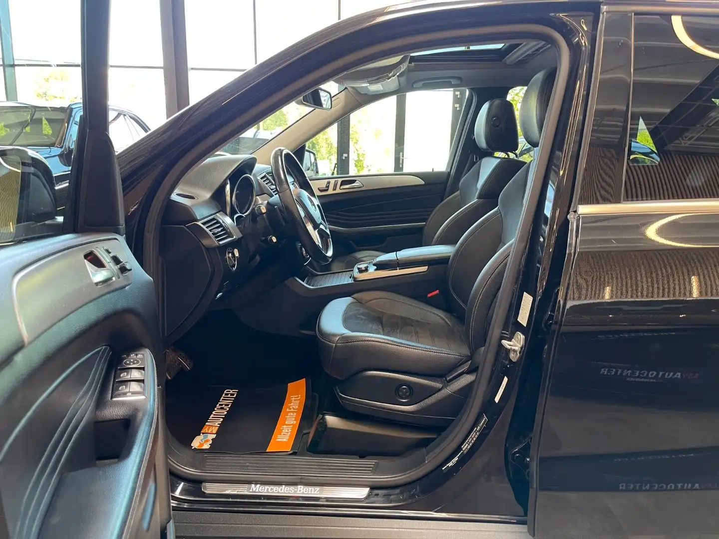 Vehicle image, number 9