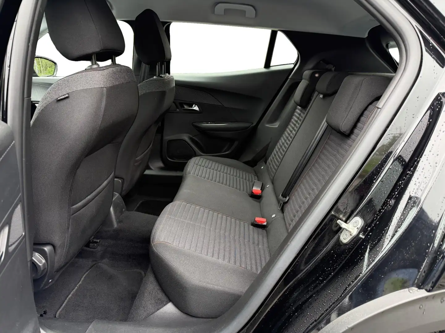Vehicle image, number 10