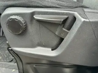 Vehicle image thumbnail, number 7