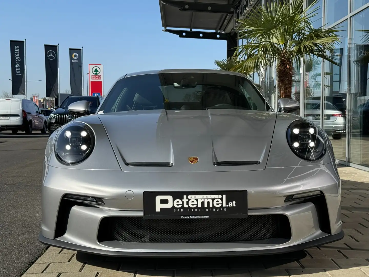 Vehicle image, number 8