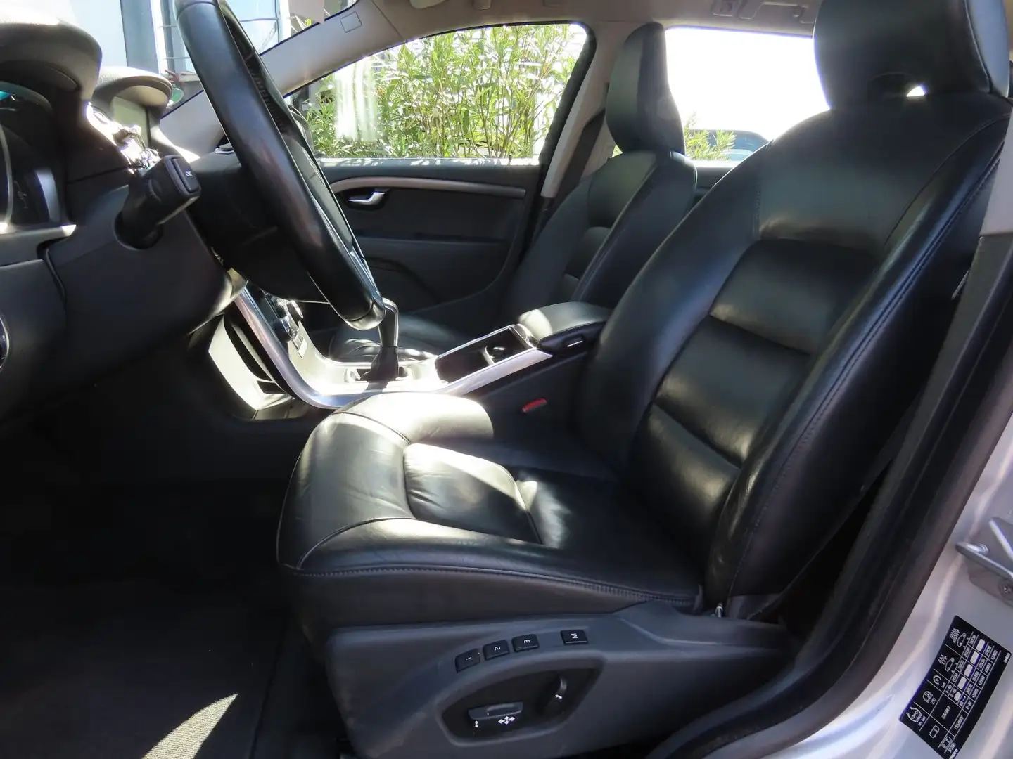 Vehicle image, number 6