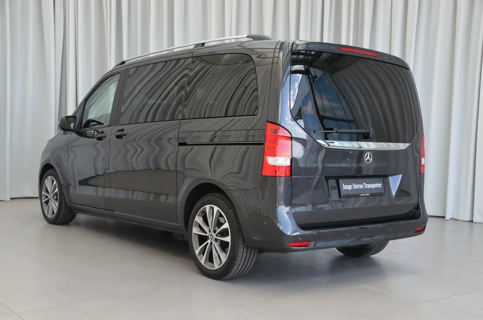Vehicle image, number 7