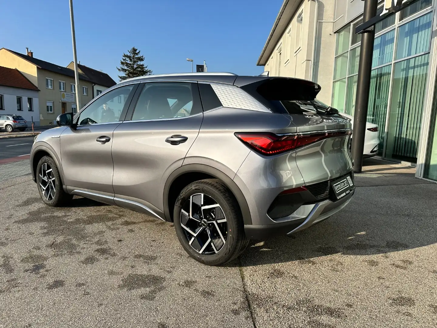 Vehicle image, number 4