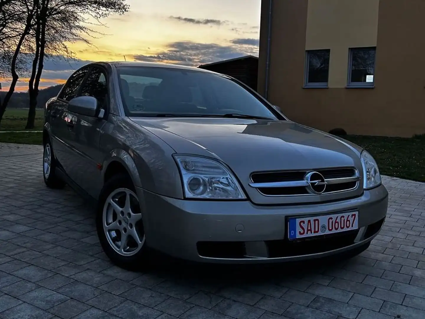 Vehicle image, number 1