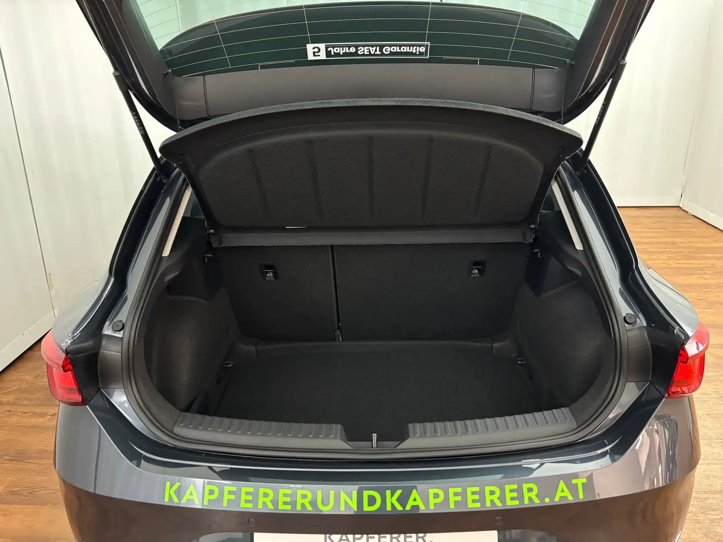 Vehicle image, number 9