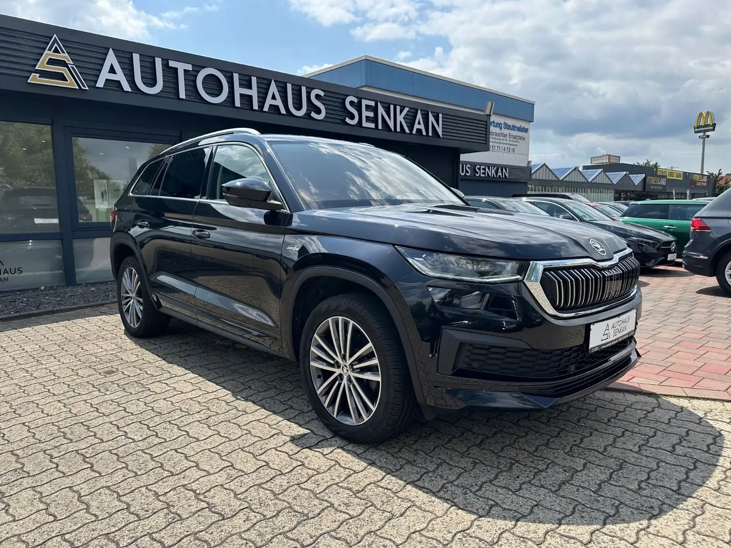 Vehicle image, number 9