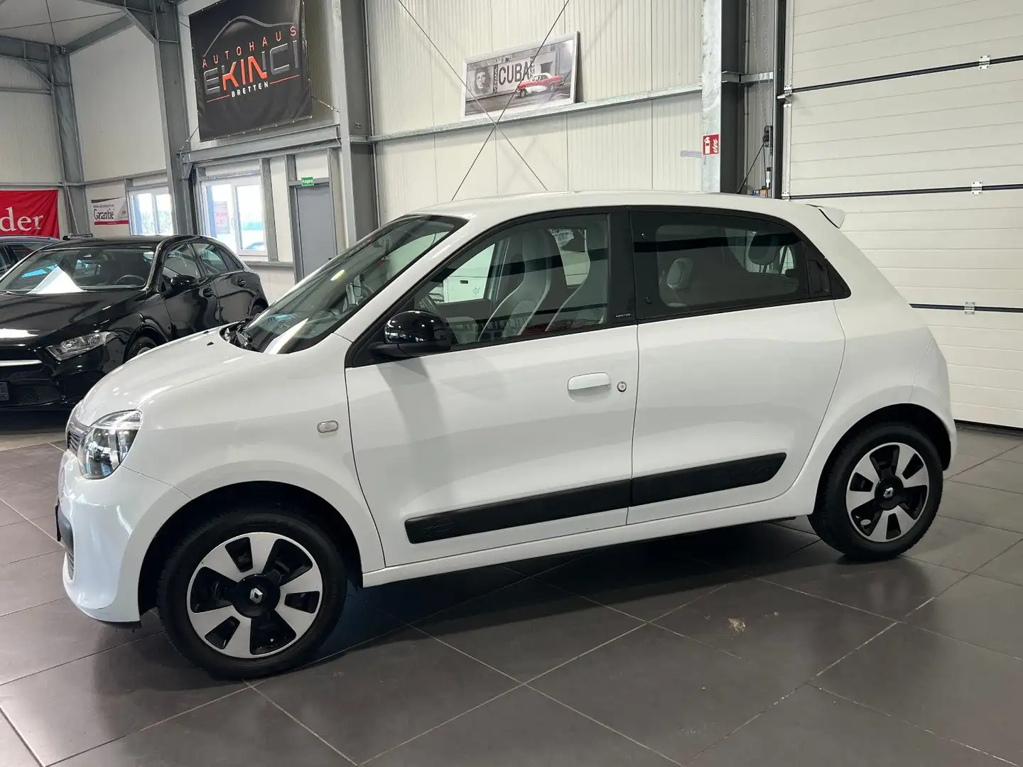 Vehicle image, number 3