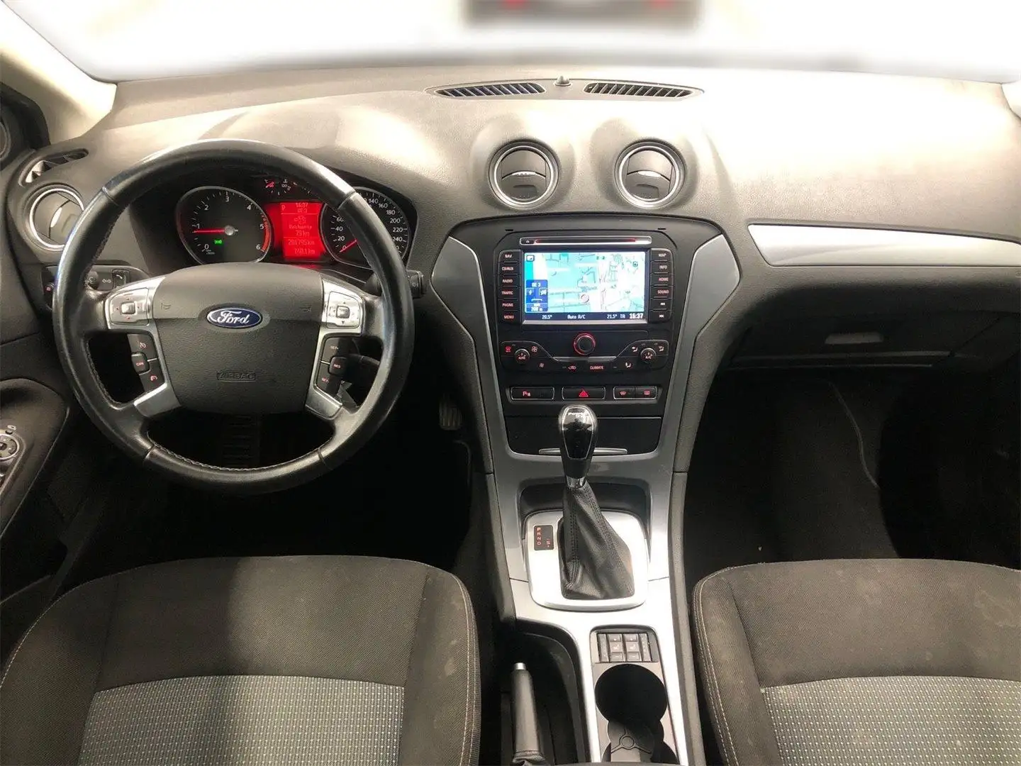 Vehicle image, number 8